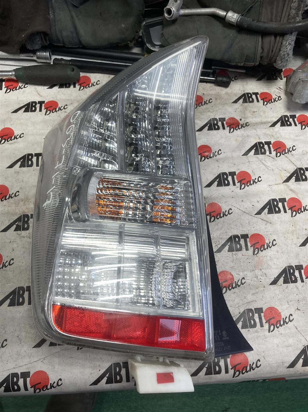 TOYOTA PRIUS ZVW30 для Фонарь задний левый