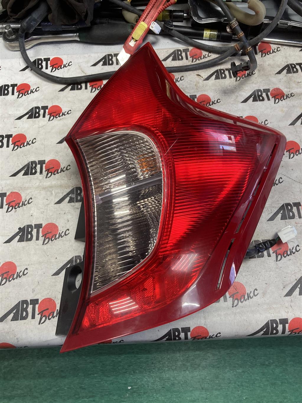 NISSAN NOTE E12/HE12/NE12/SNE12 для Фонарь задний правый