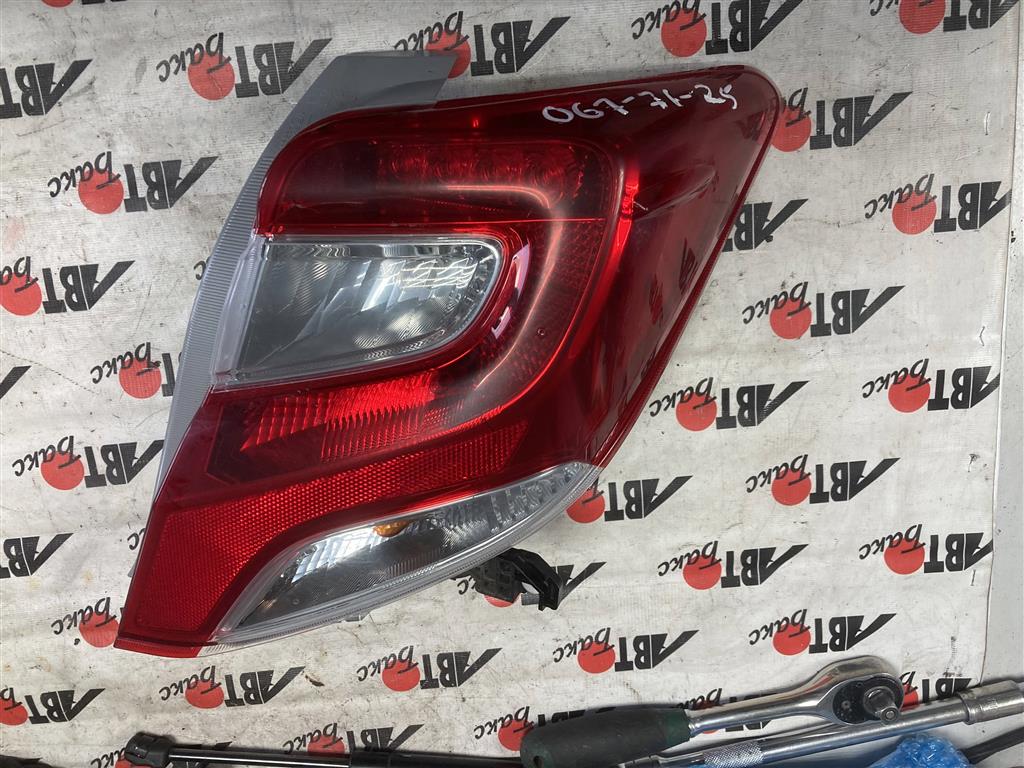 TOYOTA VITZ NSP130 для Фонарь задний правый