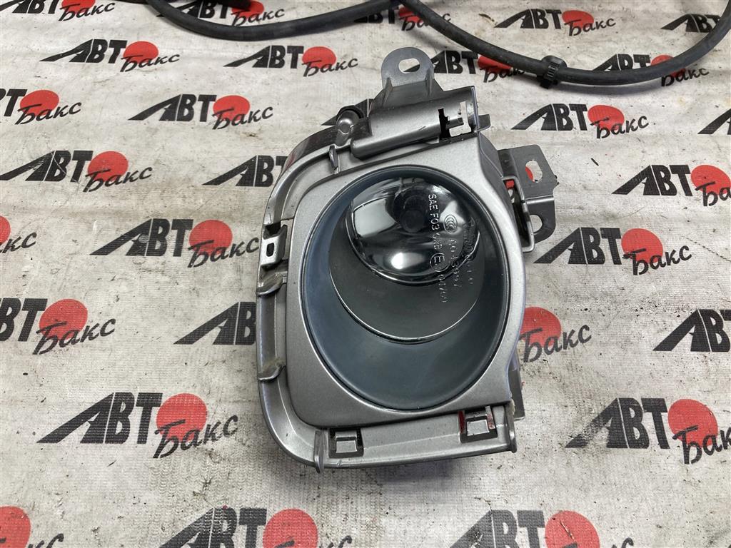 TOYOTA PRIUS ZVW30 для Противотуманка правая