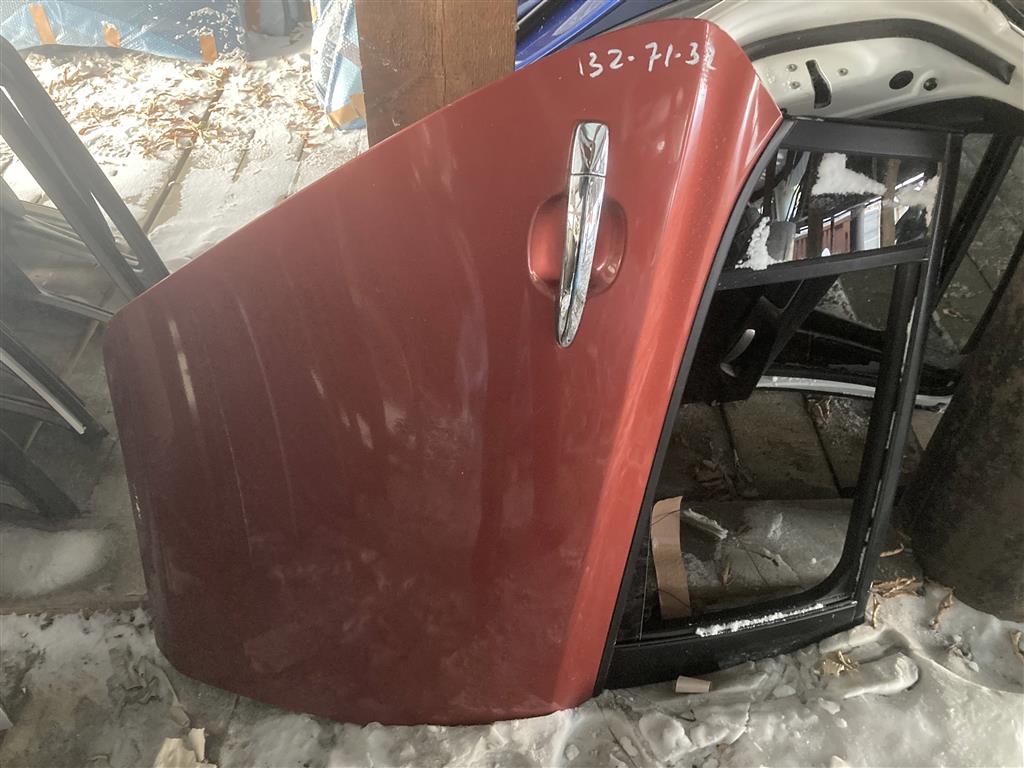 NISSAN LEAF AZE0 для Дверь задняя правая