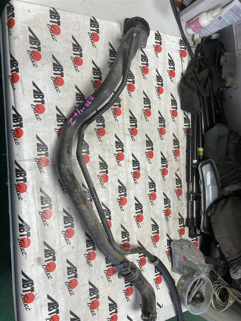 TOYOTA DUET M100A/M101A/M110A/M111A для Горловина топливного бака