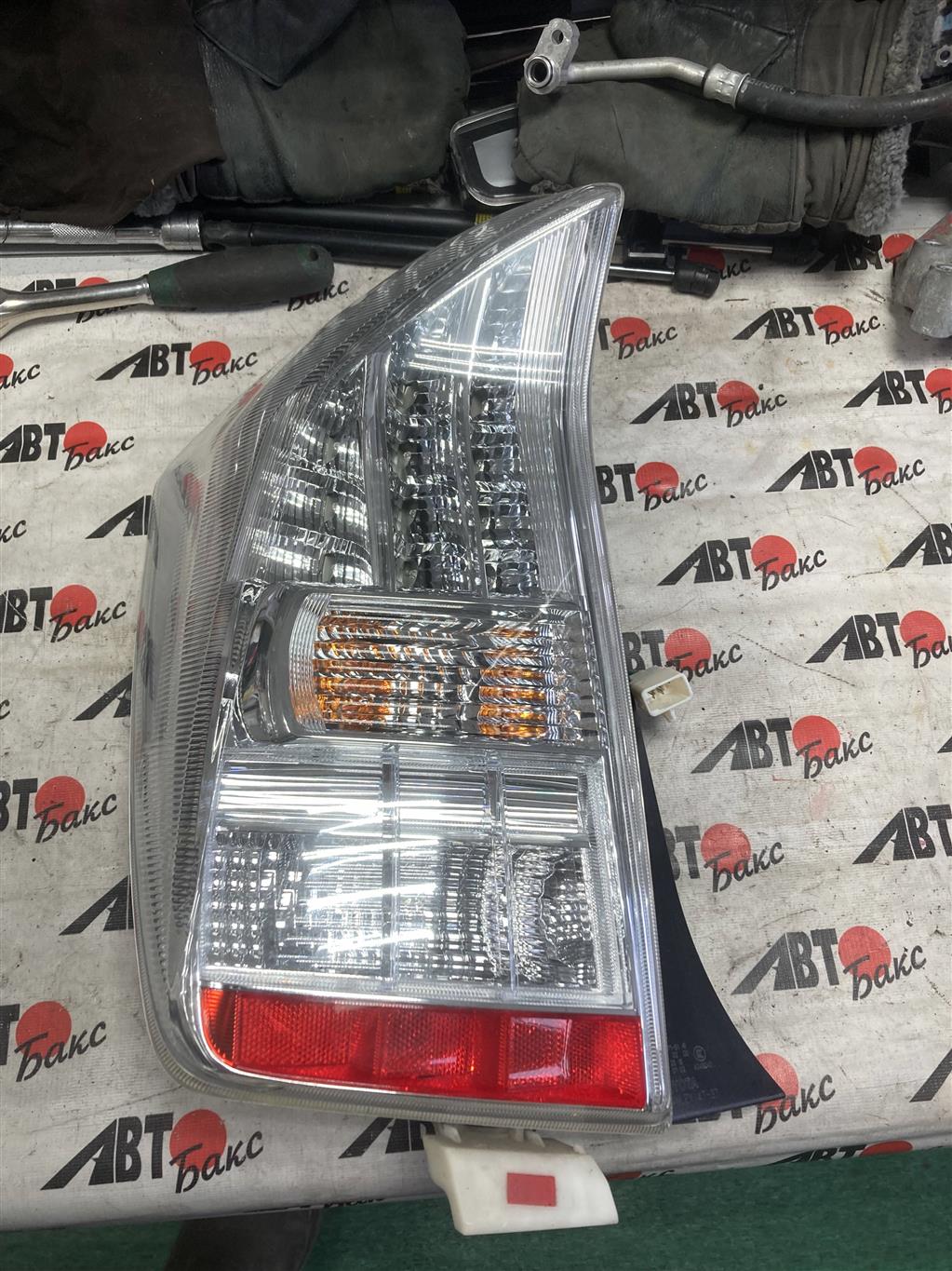 TOYOTA PRIUS ZVW30 для Фонарь задний левый