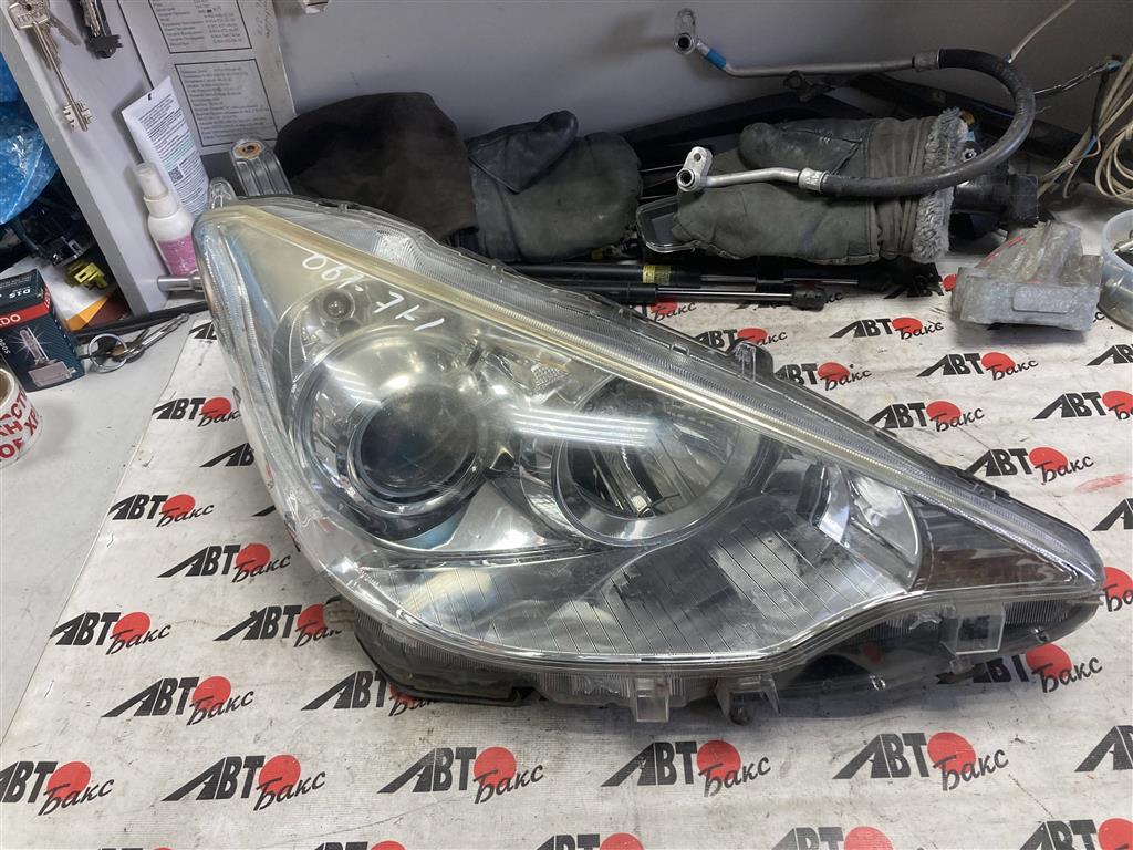 TOYOTA AQUA NHP10 для Фара передняя правая