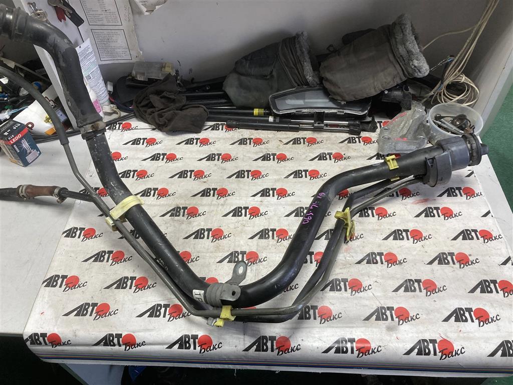 TOYOTA PRIUS ZVW30 для Горловина топливного бака