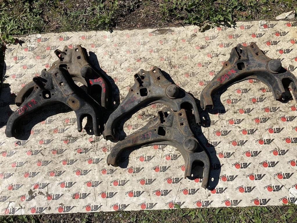 MITSUBISHI PAJERO S11A для Рычаг передний нижний правый