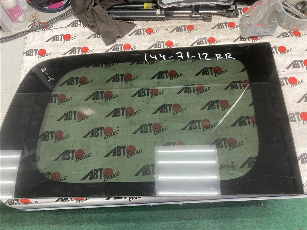 NISSAN NV200 VM20 для Стекло боковое заднее правое