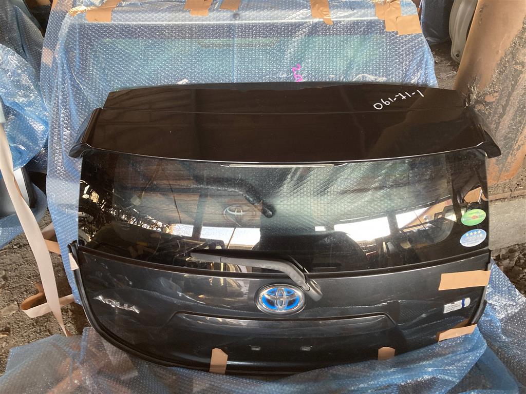 TOYOTA AQUA NHP10 для Дверь задка