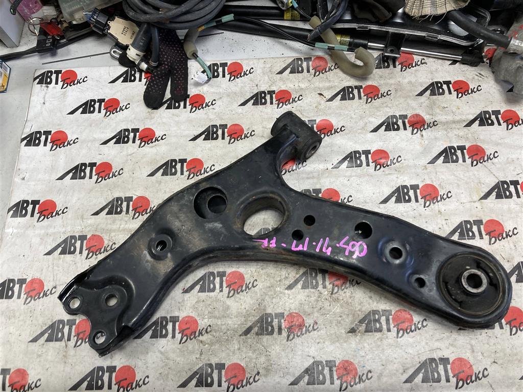 TOYOTA PRIUS ZVW30 для Рычаг передний нижний правый