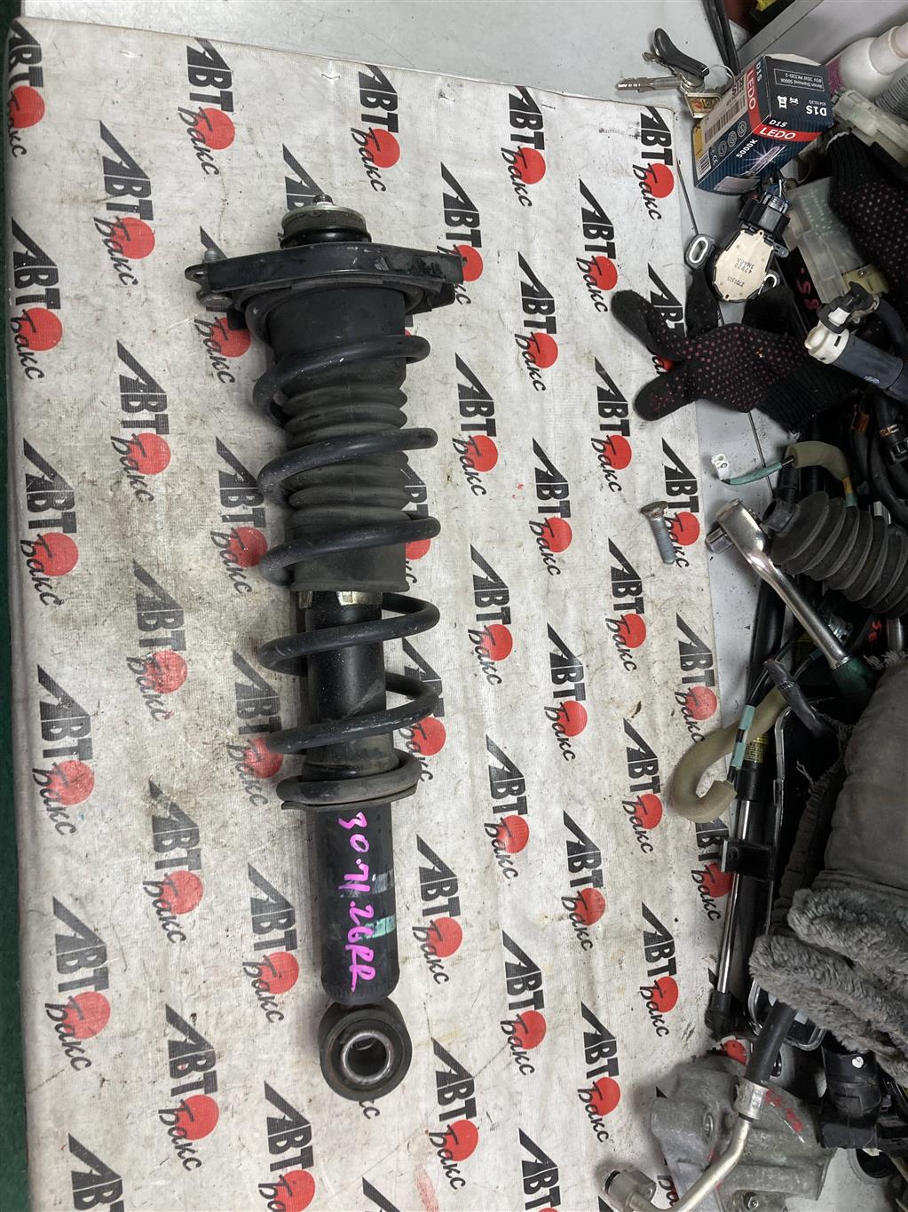 TOYOTA WISH ANE10G/ANE11W/ZNE10G/ZNE14G  для Стойка задняя правая