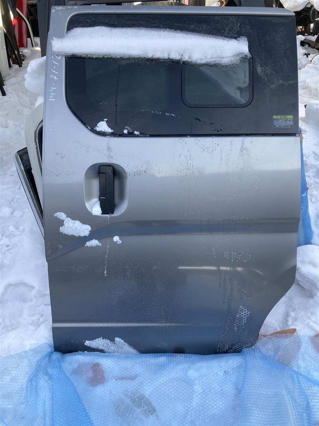 NISSAN NV200 VM20 для Дверь задняя левая