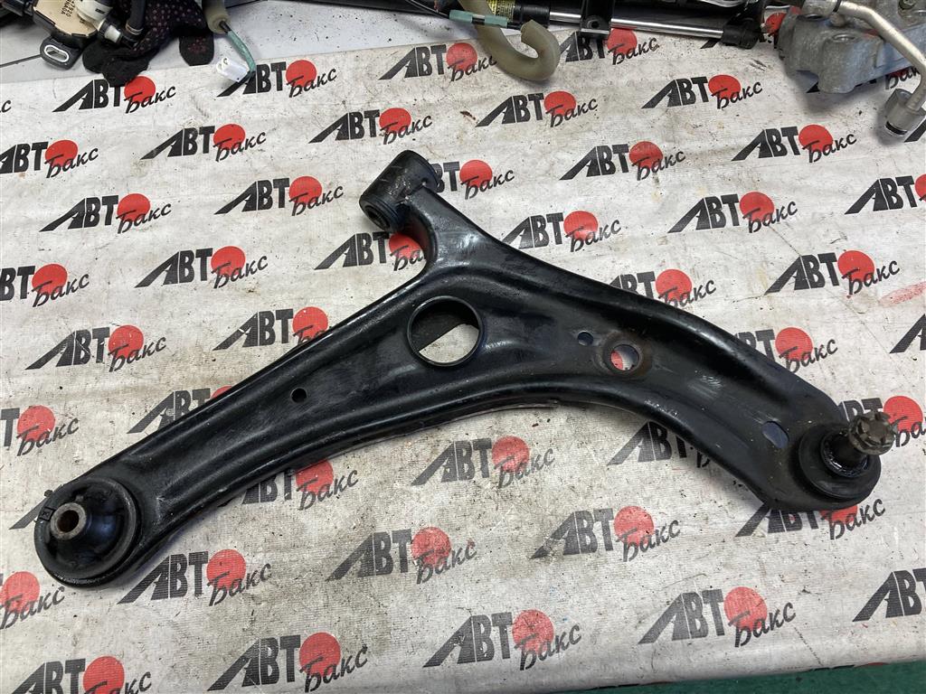 TOYOTA SIENTA NCP81G/NCP85G  для Рычаг передний нижний правый