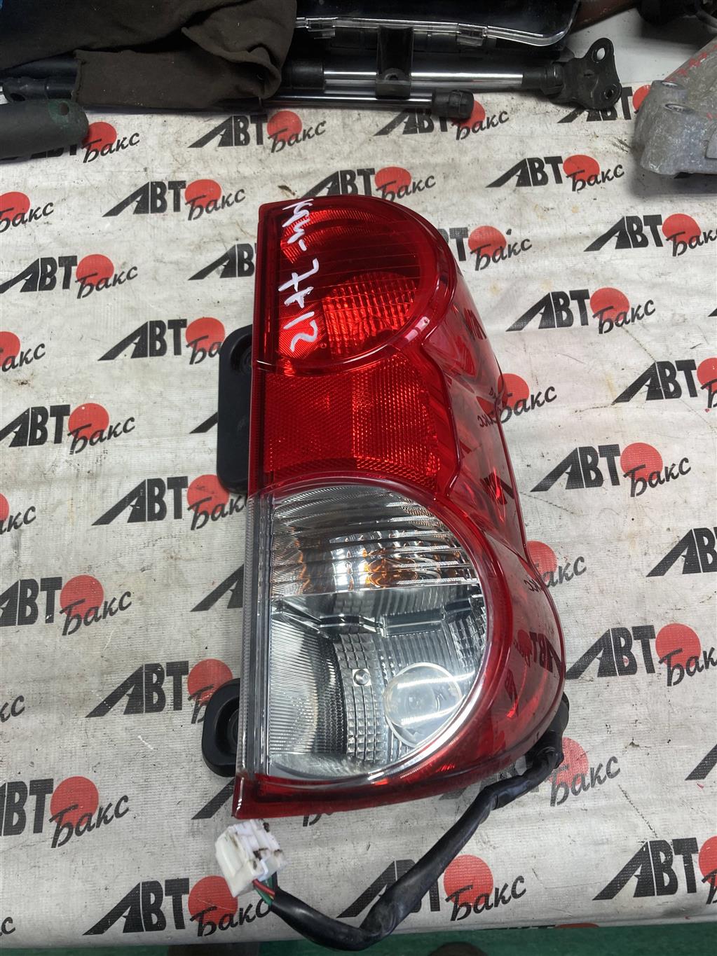 NISSAN NV200 VM20 для Фонарь задний правый