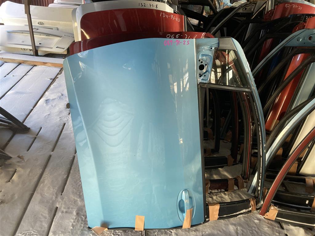 TOYOTA VITZ NSP130 для Дверь передняя левая