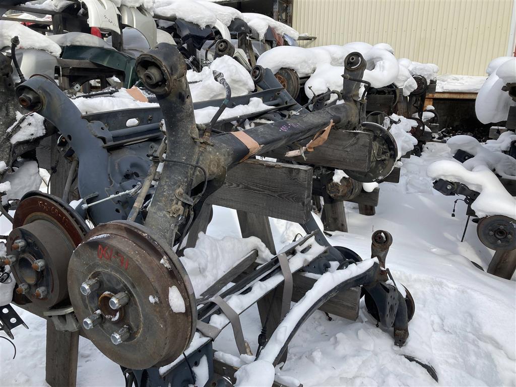 TOYOTA AQUA NHP10 для Балка задняя в сборе