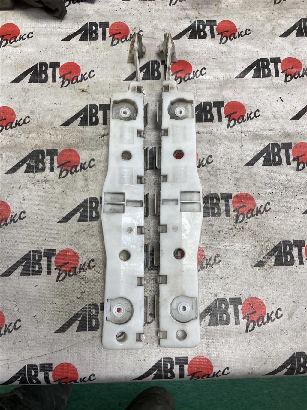 NISSAN NV200 VM20 для Крепление бампера заднее левое