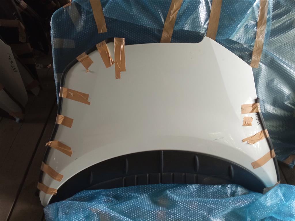 NISSAN LEAF AZE0 для Капот