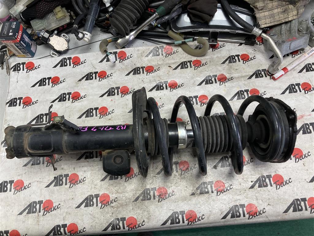 NISSAN LEAF AZE0 для Стойка передняя правая