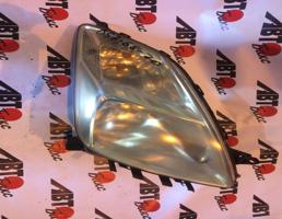 Фара передняя правая для TOYOTA PRIUS NHW20  запчасти бу
