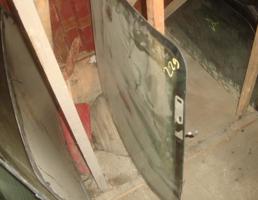 Стекло заднее для MITSUBISHI DIAMANTE F31A/F36A/F41A/F46A/F47A  запчасти бу