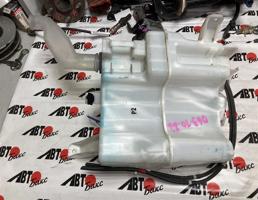 Бачок омывателя для TOYOTA PRIUS ZVW30  запчасти бу