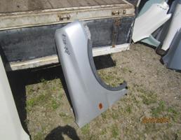 Крыло переднее правое для SUZUKI JIMNY JB23W  запчасти бу