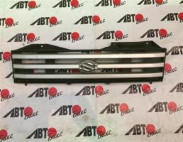 Решетка радиатора для SUZUKI JIMNY JB23W  запчасти бу