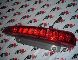 Фонарь задний правый для TOYOTA ISIS ANM10G/ANM10W/ANM15G/ANM15W/ZNM10G/ZNM10W  запчасти бу