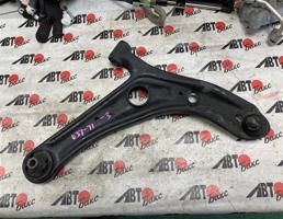 Рычаг передний нижний правый для TOYOTA FUNCARGO NCP20/NCP21/NCP25  запчасти бу