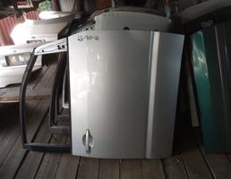 Дверь передняя правая для TOYOTA NOAH AZR60G/AZR65G  запчасти бу