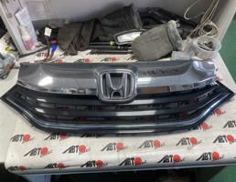 Решетка радиатора для HONDA SHUTTLE GP7  запчасти бу