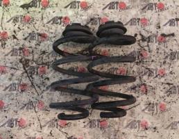 Пружина задняя 2 шт для NISSAN LEAF AZE0  запчасти бу