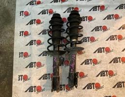 Стойка передняя правая для TOYOTA AQUA NHP10  запчасти бу