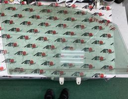 Стекло двери передней правой для HONDA ODYSSEY RA6/RA7/RA8/RA9  запчасти бу