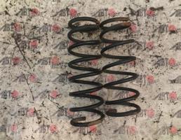 Пружина задняя 2 шт для SUZUKI JIMNY JB23W  запчасти бу