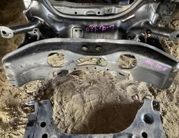 балка передняя для SUBARU FORESTER SG5/SG9  запчасти бу