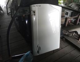 Дверь передняя правая для TOYOTA PORTE NCP141  запчасти бу