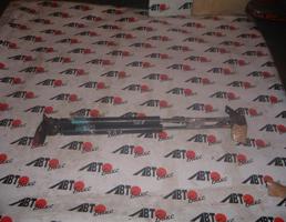 Амортизатор двери задка ПАРА для MAZDA PREMACY CP8W/CPEW  запчасти бу