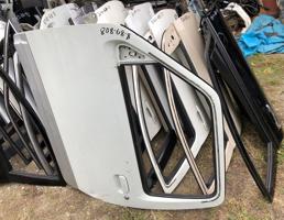 Дверь передняя левая для SUZUKI JIMNY JB23W  запчасти бу