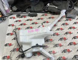 Бачок омывателя для NISSAN LEAF AZE0  запчасти бу