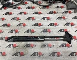 Амортизатор двери задка ПАРА для NISSAN LEAF AZE0  запчасти бу