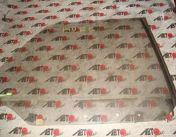 Стекло двери задней правой для NISSAN GLORIA CY31/PAY31/PY31/Y31/UY31  запчасти бу