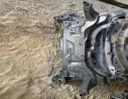 балка передняя для TOYOTA SPADE NCP145  запчасти бу