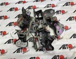 набор петель для SUBARU FORESTER SG5/SG9  запчасти бу