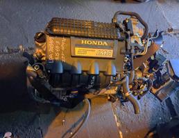 Двигатель бензин для HONDA INSIGHT ZE2  запчасти бу