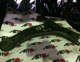 Рычаг передний нижний левый для TOYOTA PRIUS NHW10/NHW11  запчасти бу