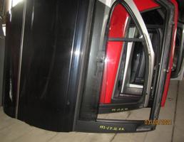 Дверь задняя правая для NISSAN PRESAGE HU30/NU30/U30/VNU30/VU30  запчасти бу