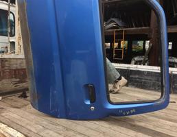 Дверь передняя левая для SUZUKI JIMNY JB23W  запчасти бу