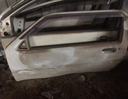 Дверь передняя левая для SUZUKI JIMNY JB23W  запчасти бу