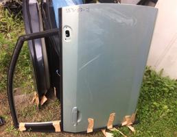 Дверь передняя правая для HONDA FIT GD1/GD2/GD3/GD4  запчасти бу